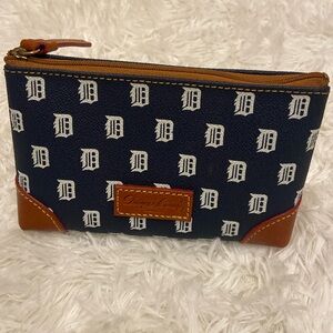 Dooney & Bourke Detroit Tigers Cosmetic Case